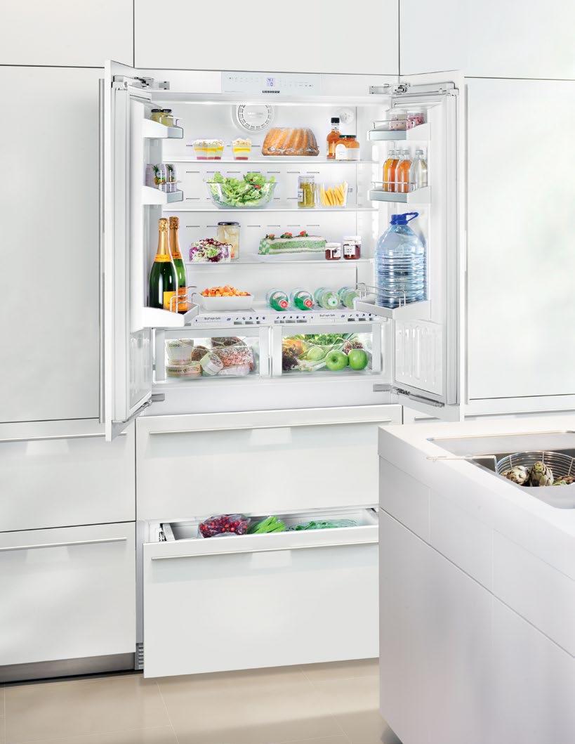 Refrigeradores de embutir totalmente integrados 58 76 91 122 Benefícios dos refrigeradores de embutir totalmente integrados Em cozinhas personalizadas, refrigeradores
