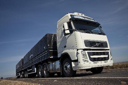 Concorrência Principais concorrentes do Actros 2655 são Volvo FH 540 e