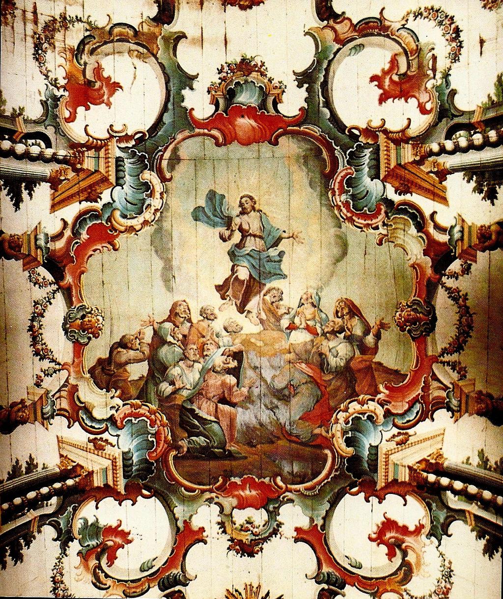 A pintura apresenta a chamada trama arquitetônica, conjunto de colunas e balcões que imitam uma arquitetura no teto da igreja.