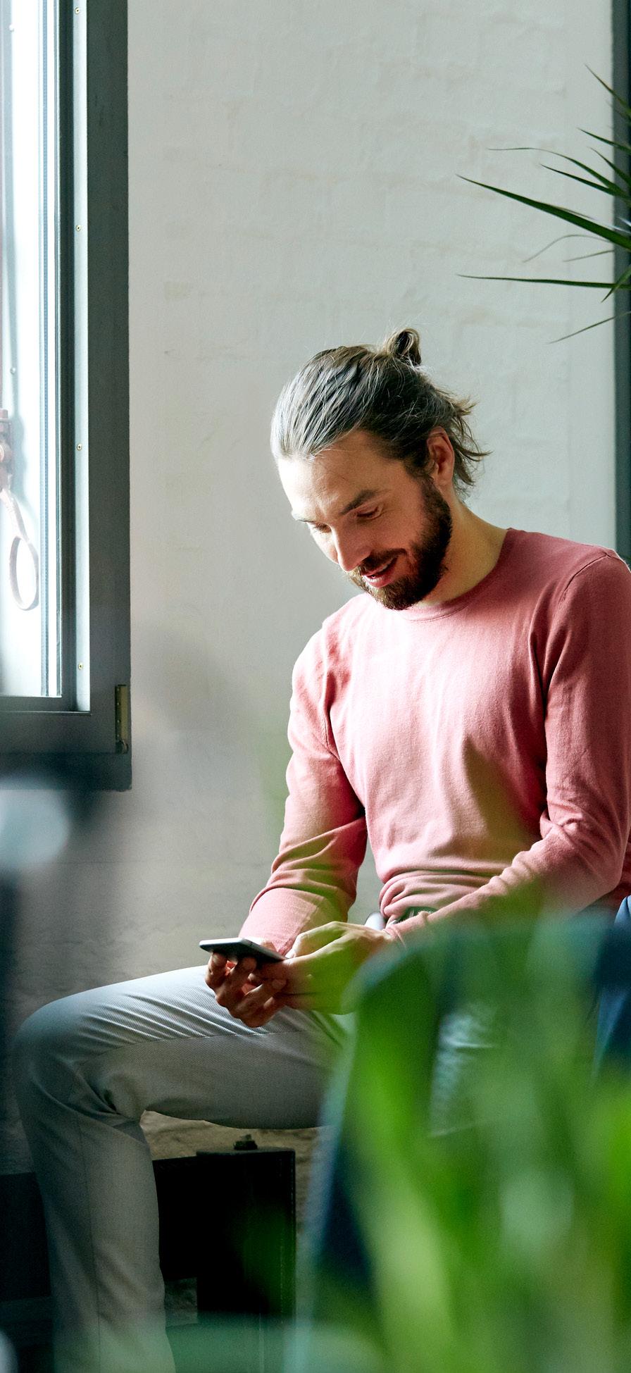 COMUNICAÇÃO NA NUVEM O Skype for Business permite que os funcionários se conectem rapidamente aos colegas.