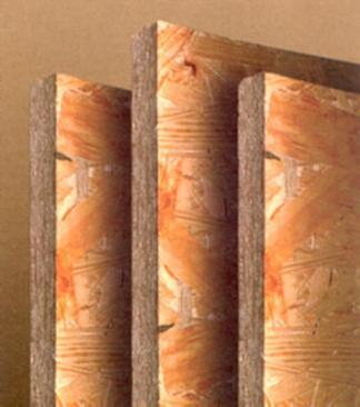 Compostos particulados: Chapas de partículas orientadas (Oriented strand board OSB) Painel de uso estrutural, produzido com partículas longas de formato retangular, encoladas com resina