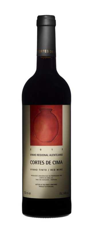 CORTES DE CIMA Tipo: Tinto Colheita: 2013 Região: Alentejo Portugal Castas: Aragonez, Syrah, Touriga Nacional, Petit Verdot Enólogo: Hans Kristian Jorgensen Produtor: Cortes de