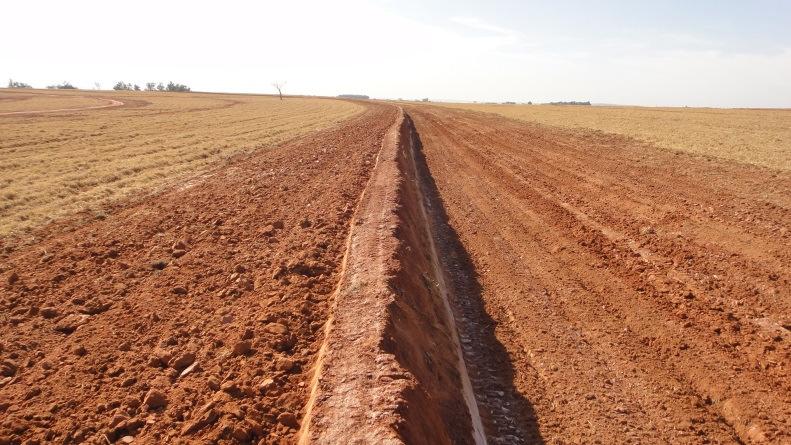 Terraço imbutido com subsolagem profunda na base para