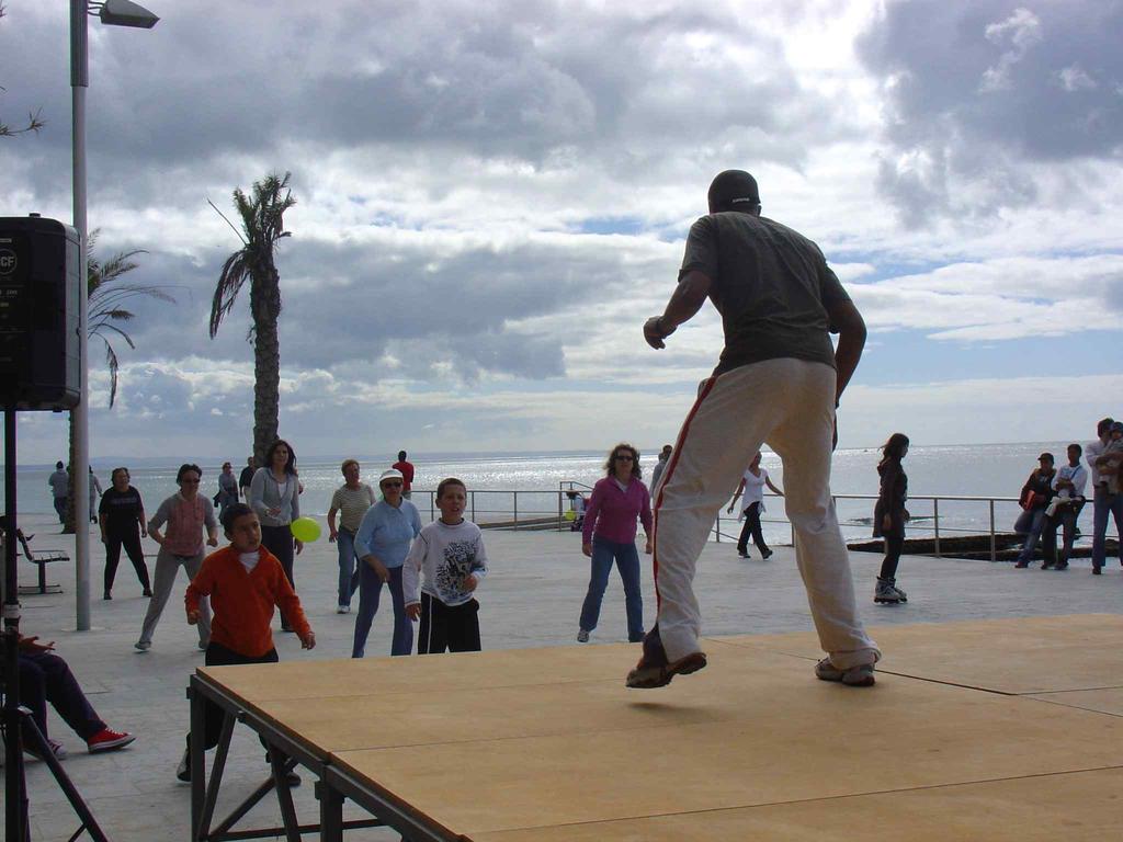 Parque de Outeiro de Polima Horário: 11h00 Data: 2, 16 GINÁSTICA NA PRAIA