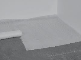 Manta Eco e Manta Reciclada Estas mantas têm a função de reter eventual umidade e de absorver irregularidades do contrapiso até 3 mm em uma extensão de até 1 metro linear.