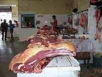 Figura 7: Comércio de carne nas periferias de Belém PA. Fonte: < http://libertatum.blogspot.com/2011/01/mais-outra-da-ditadura-da-portaria.