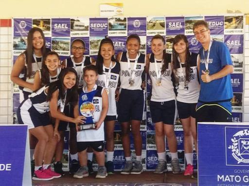 TIME DE BASQUETE DE COLÍDER GARANTE VAGA PARA O JOGOS ESCOLARES DA JUVENTUDE O time de basquete feminino da escola estadual Pompeu se consagrou Bi-Campeão dos Jogos Escolares da Juventude Etapa