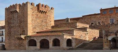 Visita às Tumbas Saadianas e ao Palácio da Bahia, e panorâmica nesta importante cidade imperial para conhecer a Torre