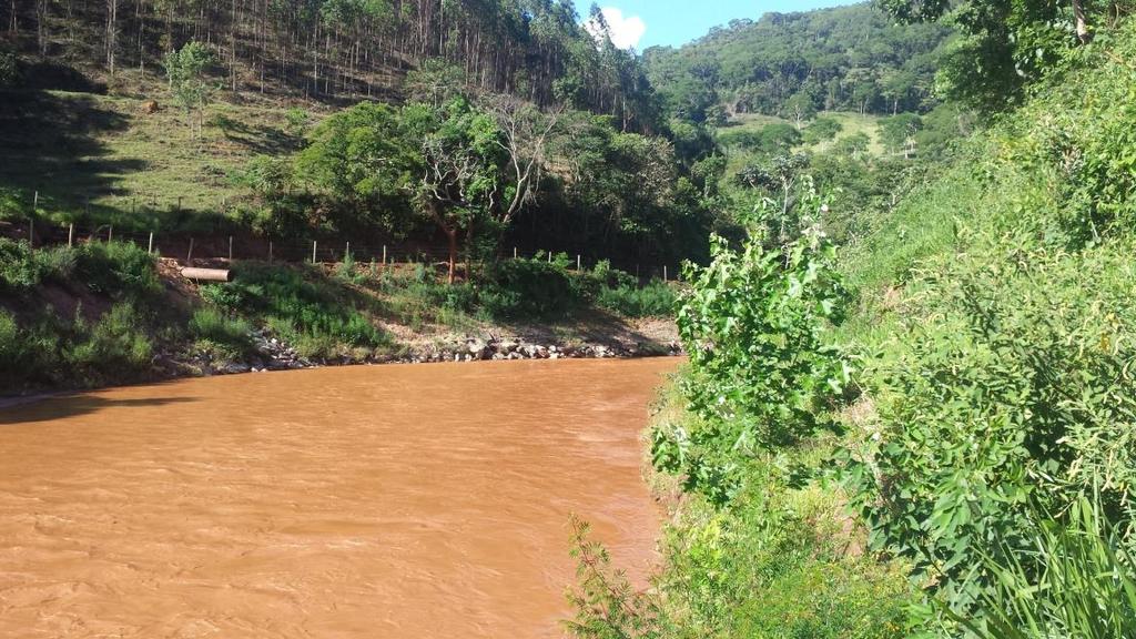 - Ponto: TR08 10 Os trabalhos de recuperação neste ponto da calha principal do rio do Gualaxo do Norte, assim como no ponto anterior, não sofreram alterações em relação à vistoria realizada na