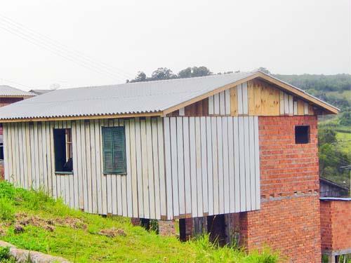 3 CASA MISTA São aquelas em que existe utilização de madeira, de alvenaria ou concreto no mesmo