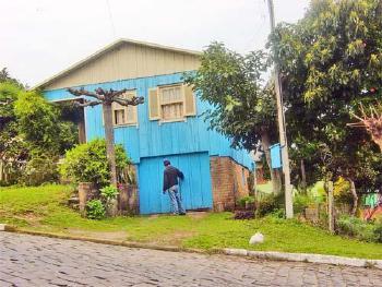 9 PORÃO É todo espaço residual abaixo da laje do primeiro pavimento, com