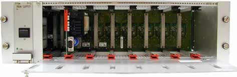 1 2 3 até 7 outras placas de fonte dos transmissores de radar 1 Placa da fonte de energia Localização da placa da unidade de 2 processamento e controle (opção) 3 Placa de alimentação do transmissor