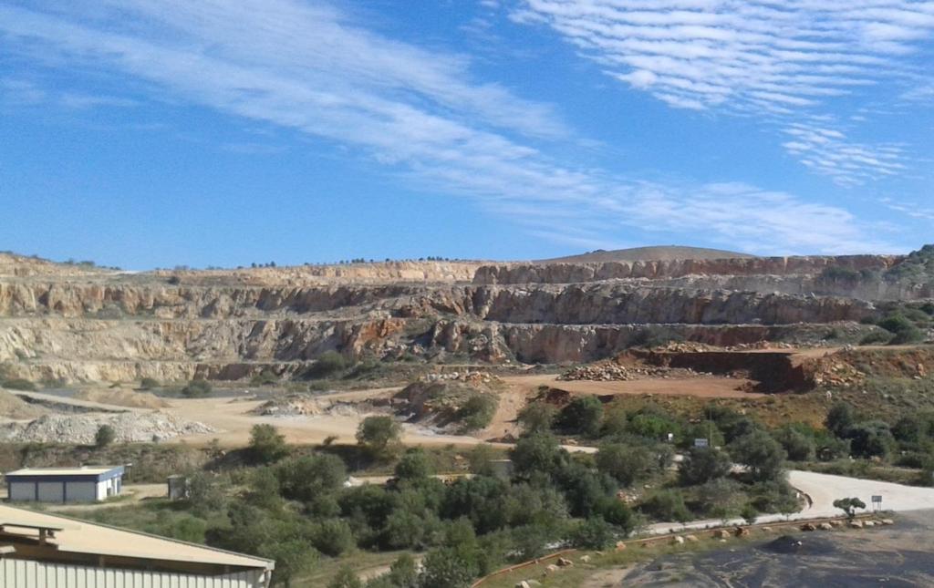 Pedreiras da Região Algarve Caraterização do setor da extração de massas minerais