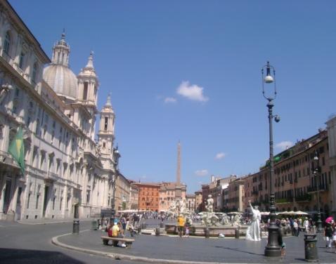 Figura. Piazza Navonna A praça tal como a conhecemos foi estabelecida no século XVII.