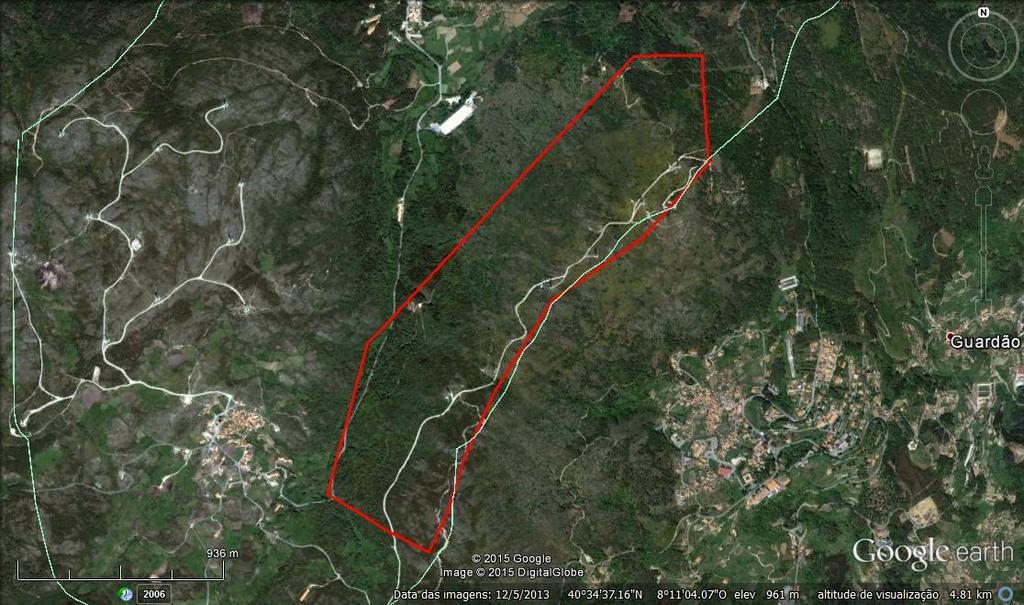 126 Fig. 3.26 Localização geográfica da área sujeita ao levantamento geológico-estrutural (Imagem aérea obtida através do sistema Google Earth a 01/07/2015).