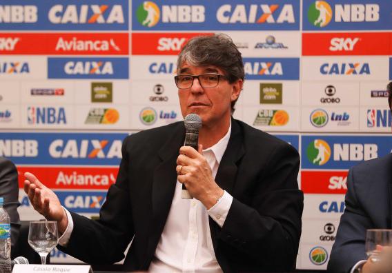 NBB fecha com Band e amplia alcance de transmissões O Novo Basquete Brasil (NBB Caixa) foi apresentado nesta terça- -feira (01) com um novo parceiro de mídia.