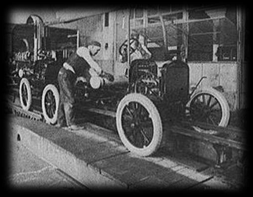 Com essas medidas, em 1925 Ford já estava produzindo mais de 9 mil carros por dia (1 a cada 10 segundos), a custos muito menores do que o praticado pela concorrência da época.