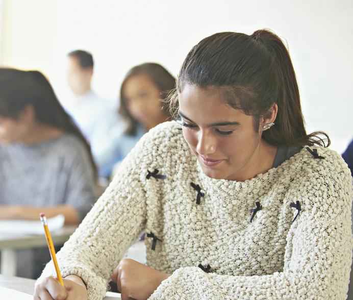 17 CONCLUSÃO A TRI não é o método mais simples de correção de provas, no entanto, ela tem se provado o mais eficiente quando o assunto é avaliar com igualdade a proficiência de milhões de estudantes