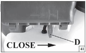 4 Levantar a alavanca do afogador até a posição CLOSE (D-Fig.41).