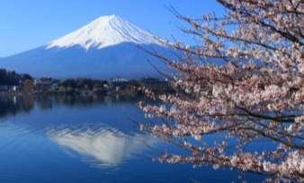 Além dos atrativos de Hiroshima, conheceremos Miyajima onde está o famoso Santuário Itsukushima.