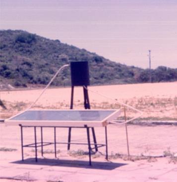 32 A seguir apresenta-se a história dos coletores solares alternativos no Laboratório de Máquinas Hidráulicas e Energia Solar da UFRN, iniciada em 1986, objetos de estudo de Trabalhos Técnicos