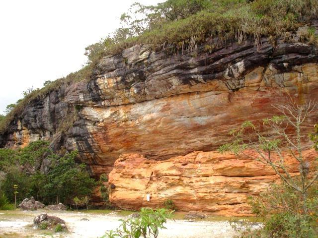 original das mesmas, bem como a ocorrência de emissão de poeira na área.