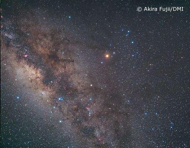 Constelações do Escorpião e Sagitário Antares @ 600 anos-luz c/ 10.