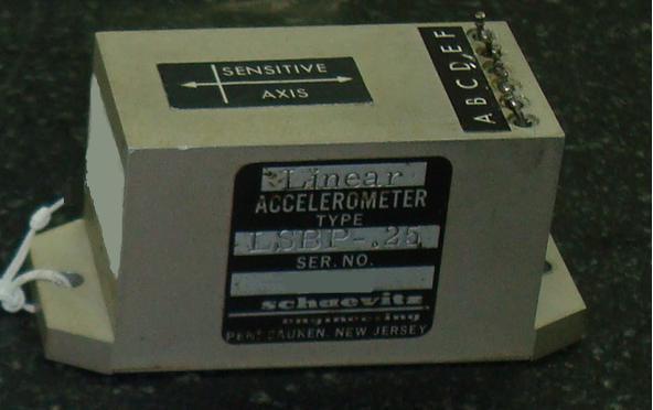 Figura 2.6 acelerômetro liear, modelo Schaevitz. 3.
