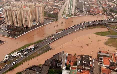 ENCHENTES RIO