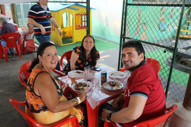 Foi uma tarde repleta de muita alegria de diversão, onde os convidados puderam degustar de um delicioso Churrasco Kasher preparado