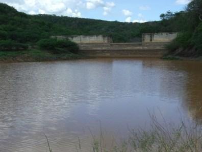 17/03/2017 Barragem já tem água suficiente para tirar a cidade de Solidão do colapso As chuvas de março vêm mudando a paisagem sertaneja.