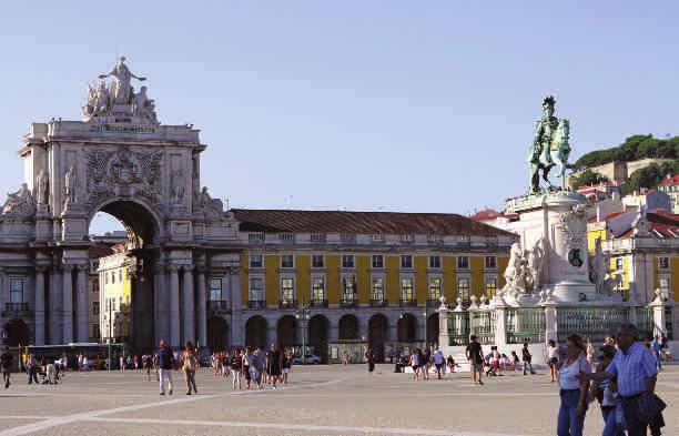 PORTUGAL & ESPANHA ÍNDICE (Páginas 16 a 60) Extensão a... 16 (Excursões Opcionais)... 17 Eterna... 18 Portugal Religioso + Portugal Religioso Completo... 19 Extensão ao Porto.