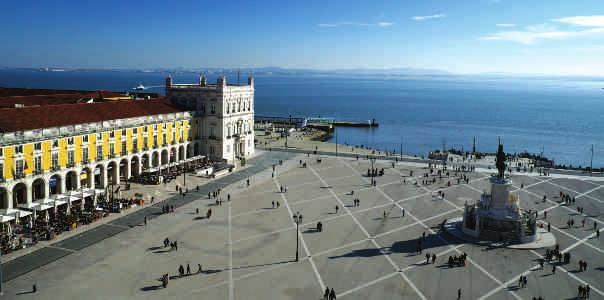 (Excursões opcionais) Pré /Pós Tour CIRCUITOS REGULARES COM PARTIDA DE LISBOA: Preços por pessoa (Em Euros) Tours Duração Saídas Horário Preço LISBOA-CITY TOUR.