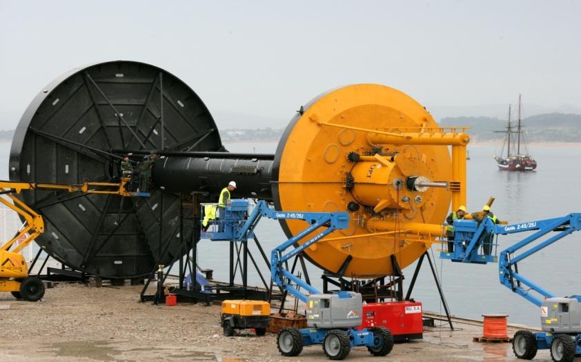 já previsto a colocação de um equipamento com uma potência de 150kW nas ilhas Orkney, na Escócia.