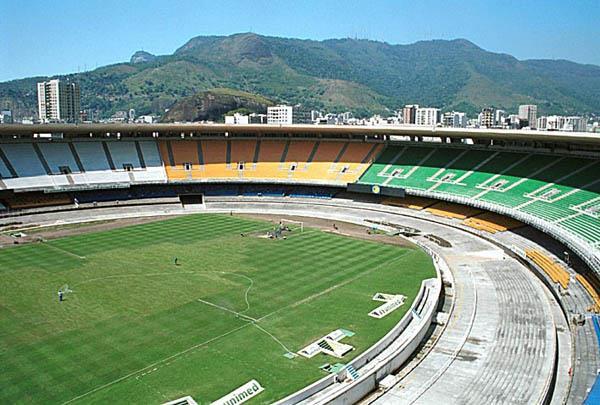 ESTUDO DE CASO 1 Figura 1: Vista interna Maracanã antes da reforma.