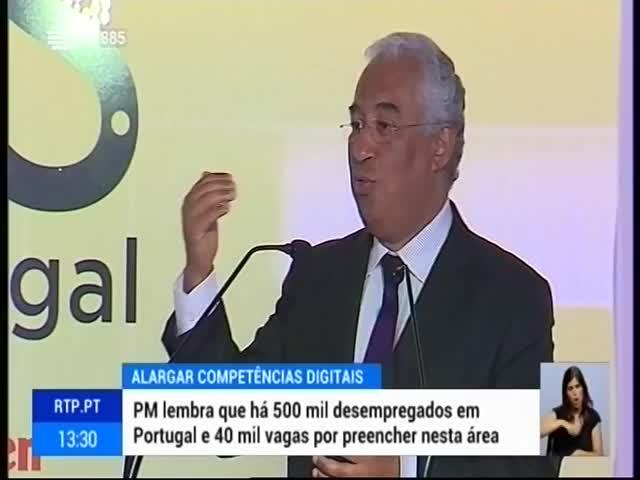 António Costa lembra que em Portugal há 500 mil pessoas