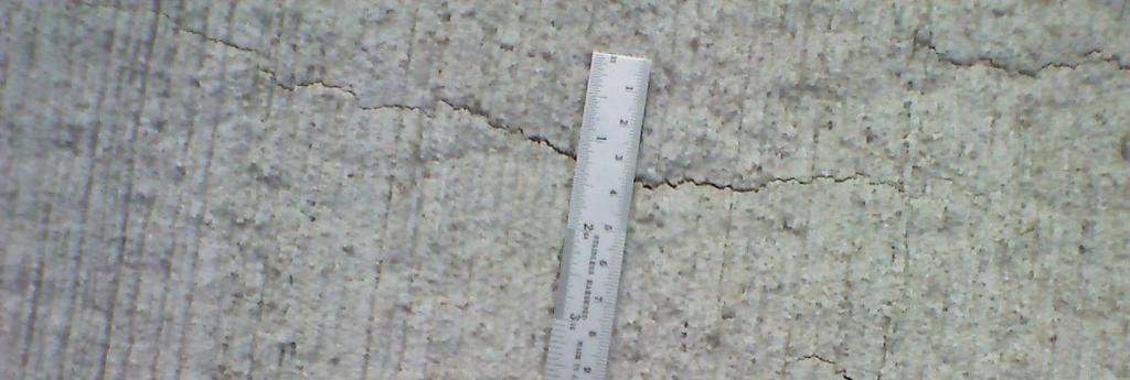 7 3.2 Fissuras As fissuras podem ser por causadas por retração, variação de temperatura, esforços mecânicos, recalques de fundação, movimentação higroscópica.