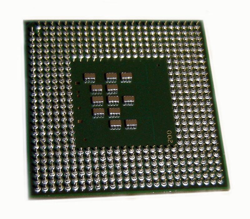 Pentium M Banias 0.13 µm process technology Introduzido em March 2003 64 KB L1 cache 1 MB L2 cache (integrated) Número de transistores 77 million Variants 900 MHz ~ 1.7 GHz Dothan 0.