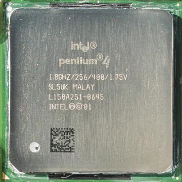 Pentium 4 P7 Willamette Produzido em: De 2000 a 2006 Frequência do Processador: Frequência do barramento: Lisura: Microarquitetura: