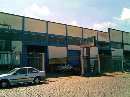 1994 Após um longo período alternando a fabricação de itens de marca própria e o fornecimento para indústrias, a empresa abre negociações com grandes indústrias fabricantes de utilidades domésticas e