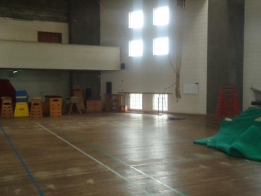 Badminton, este ginásio conjuga a sua utilização com outro espaço de aula