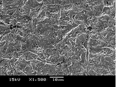 Outra diferença entre as micrografias é o aumento dos efeitos de borda nas imagens das superfícies após 60 dias de imersão. H 3 PO 4 (1 mol.