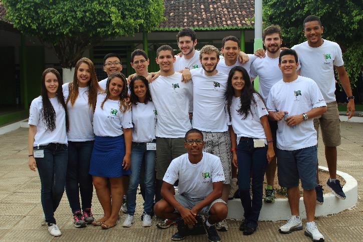 BANDEIRA CIENTÍFICA 2015 No que tange à medicina, tivemos diversas especialidades, como: clínica