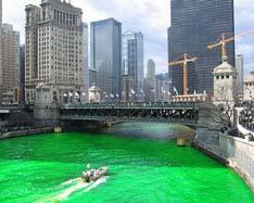 O Rio Chicago é tingido de verde no St Patrick's Day de Chicago, EUA. Na Irish Blessing Pop up to say Happy St. Patrick s Day!