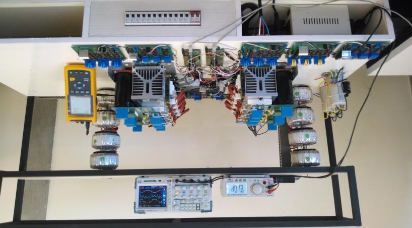 Tabela 8 Parâmetros das cargas utilizadas nos ensaios experimentais Fase a Fase b Fase c Carga 1 Retificador monofásico de onda completa com carga RL (R=8,10 Ω e L=380 mh) S a = 1,59 kva Retificador