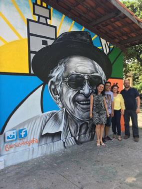 O grafite é de autoria do artista cearense, de 30 anos, Wesley Rocha, ilustrador e grafiteiro, que há mais de uma década construiu seu ateliê na grande São Paulo.