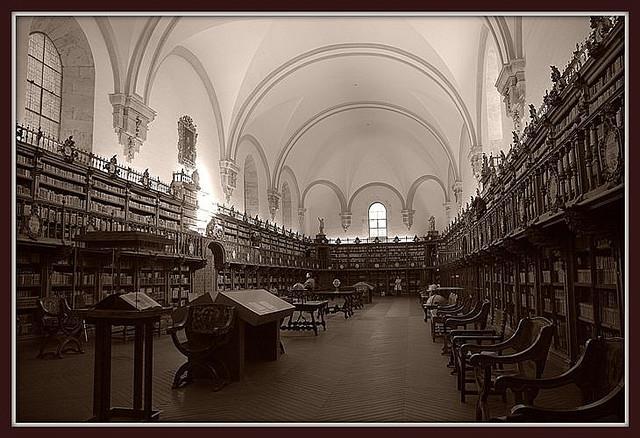Biblioteca Universidade de Salamanca, 1218.