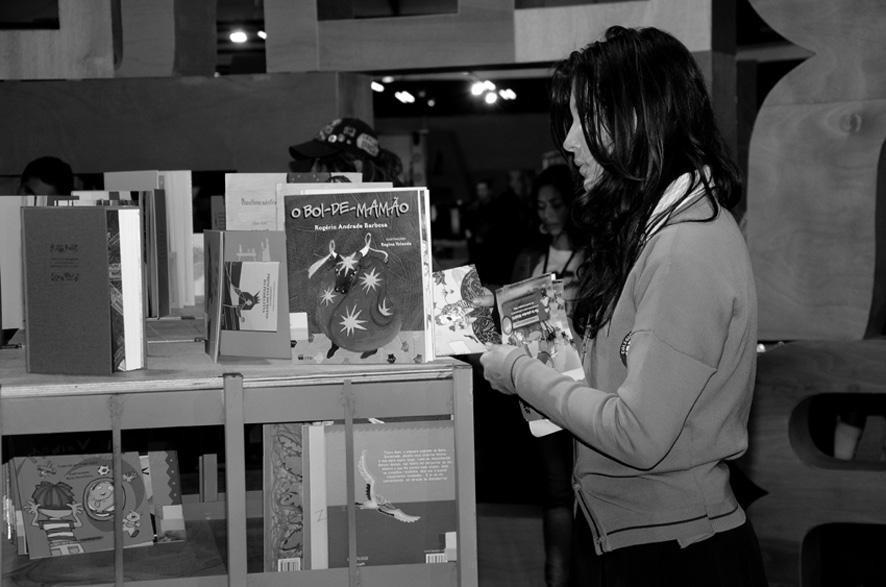 Ressaltamos que o evento aconteceu no mesmo período do 14º Salão FNLIJ do Livro para Crianças e Jovens realizado no Rio de Janeiro.