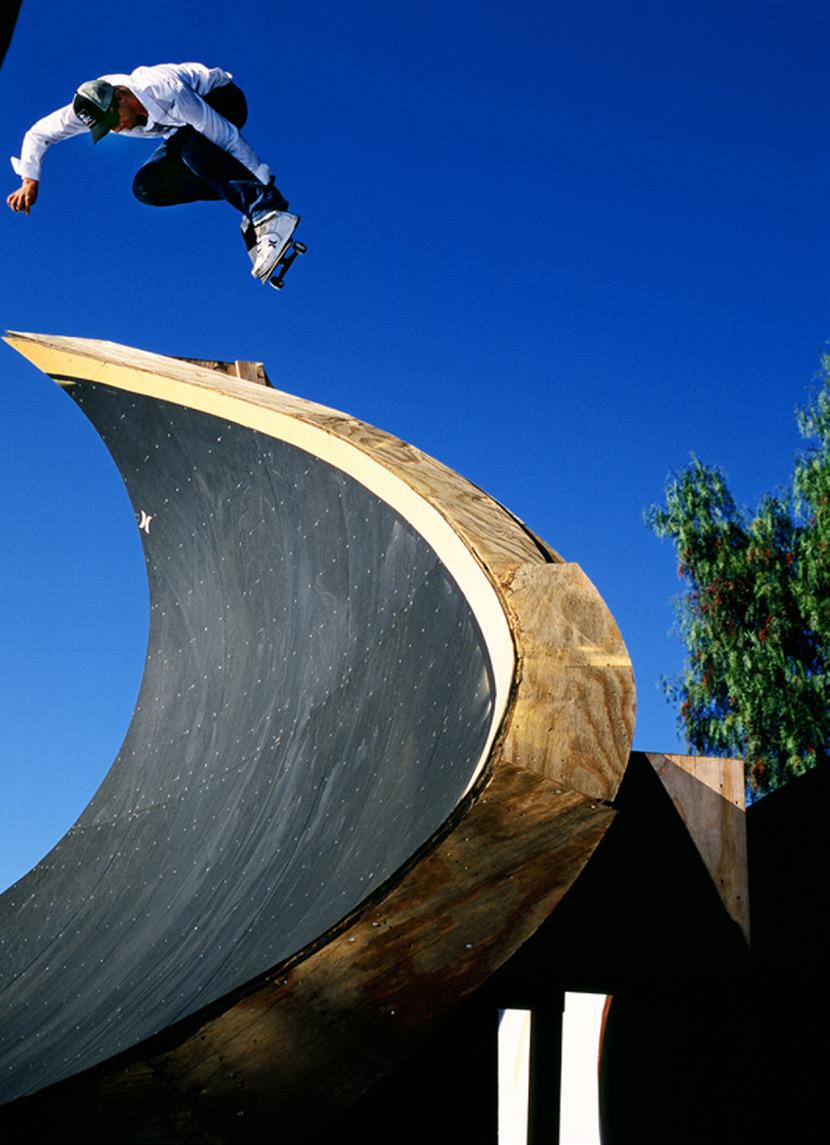 66 Street Um skate pensado para quem é ligado em fazer manobras e não pára com o skate no chão. O skate street é feito para estar voando.