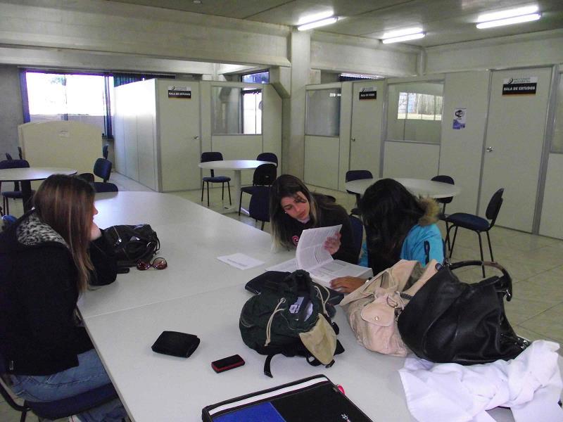 - Sala de estudos da biblioteca, Jaguariúna, 2015. 3.